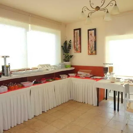 Belvedere Village 3*